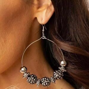 Paparazzi I CAN TAKE A COMPLIMENT silver earrings